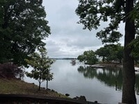 Building Photo - Four Bedroom Lake House in Denver