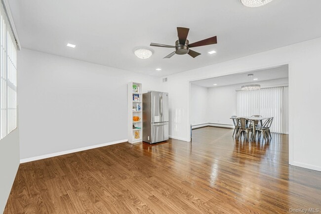 Building Photo - 475 Old Country Rd