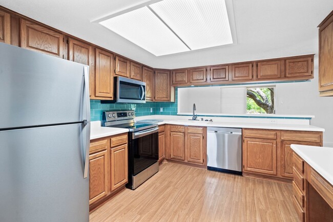 Building Photo - 5005 Georgi Ln