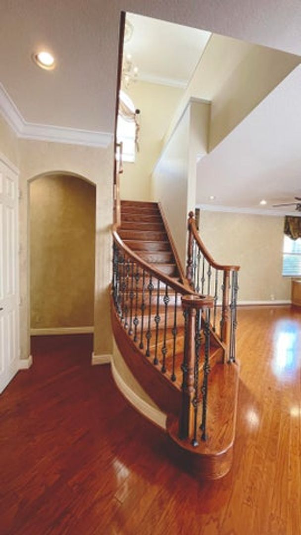 Building Photo - 9843 Vía Amati