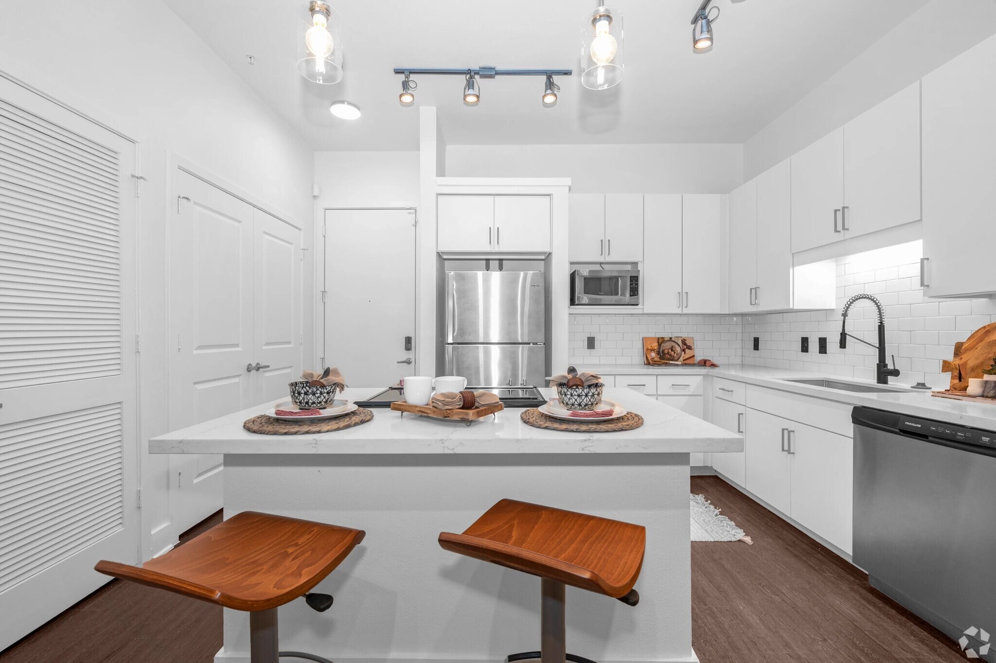 Building Photo - 1531 Inspiration Dr