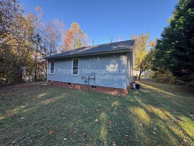 Building Photo - 4005 Sassafras Ct