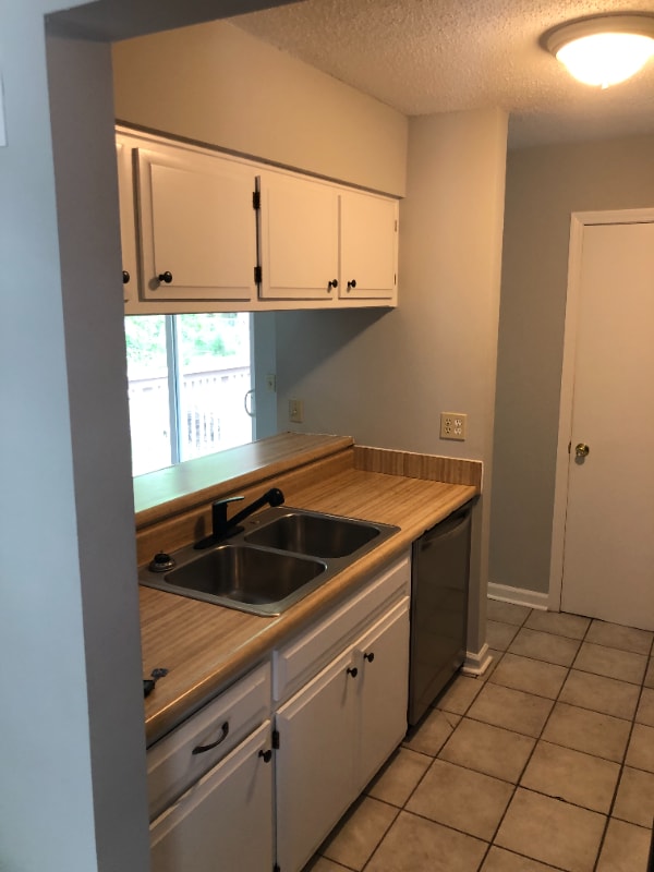 Building Photo - 11458 N Oak Trafficway