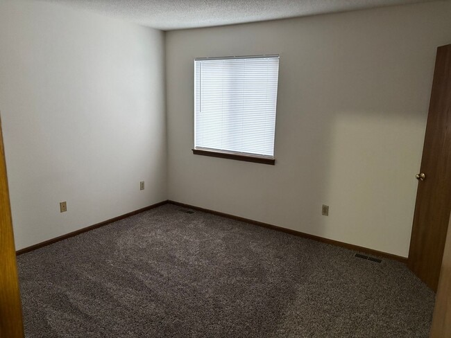 Building Photo - 2755-2761 Scarlet Oak