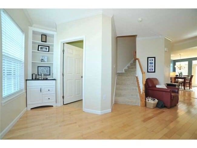 Building Photo - 704 Park Plaza E