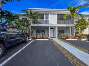 Building Photo - 6239 Bay Club Dr