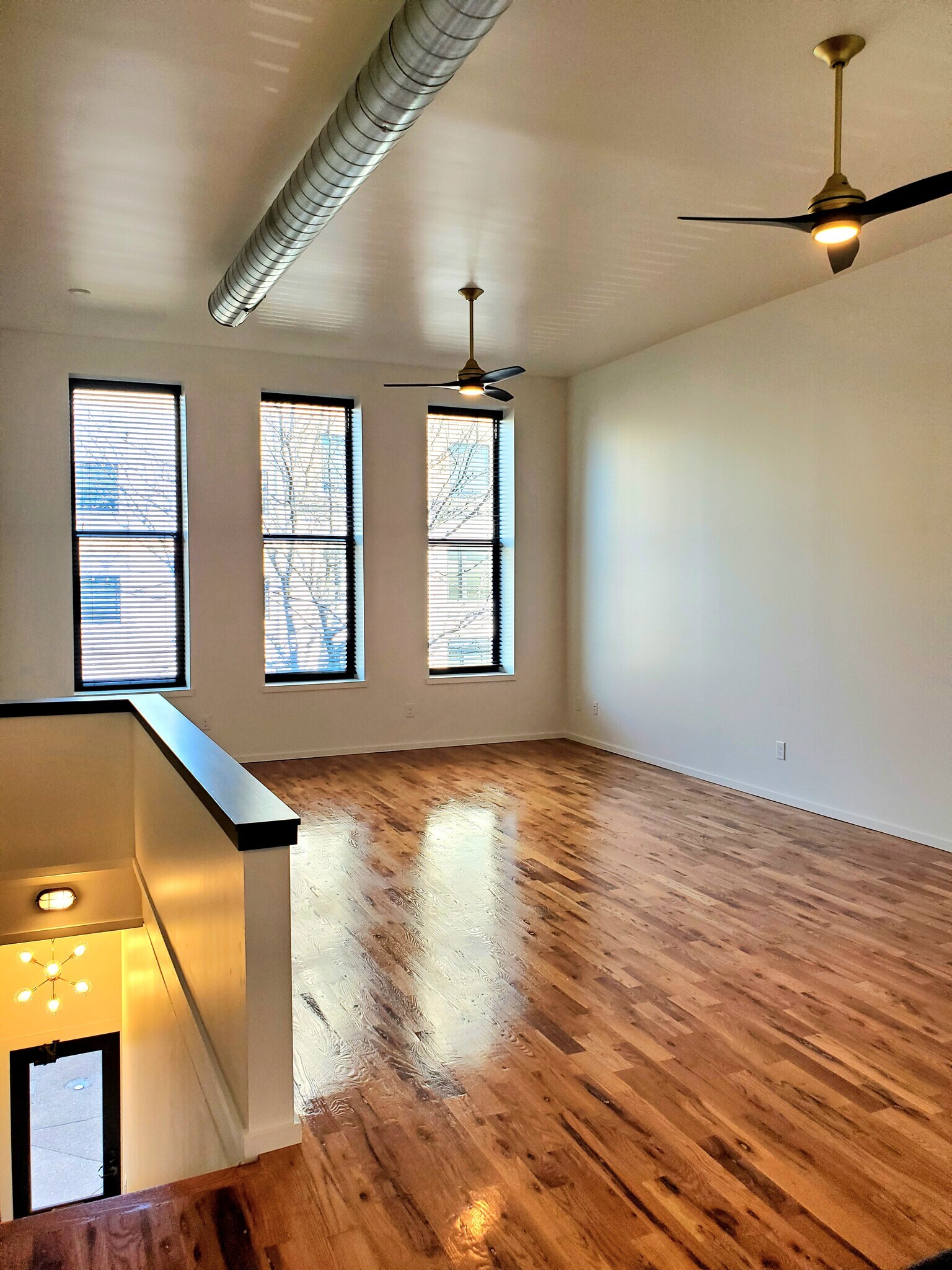 Spacious living room or office space - 128 E High St