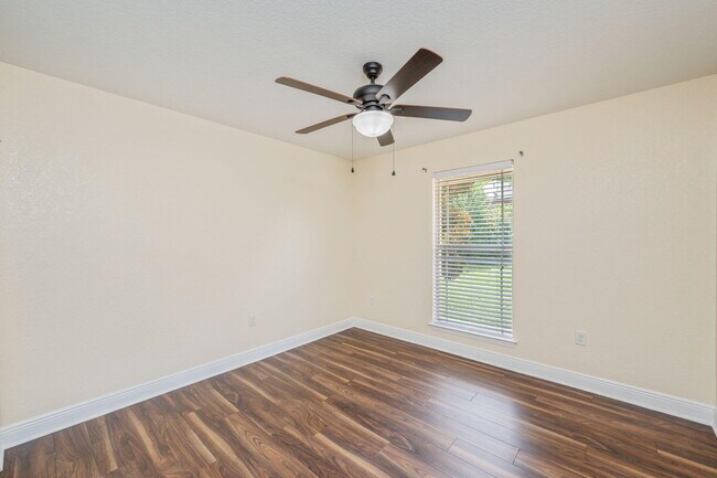 Building Photo - 618 Territory Ln