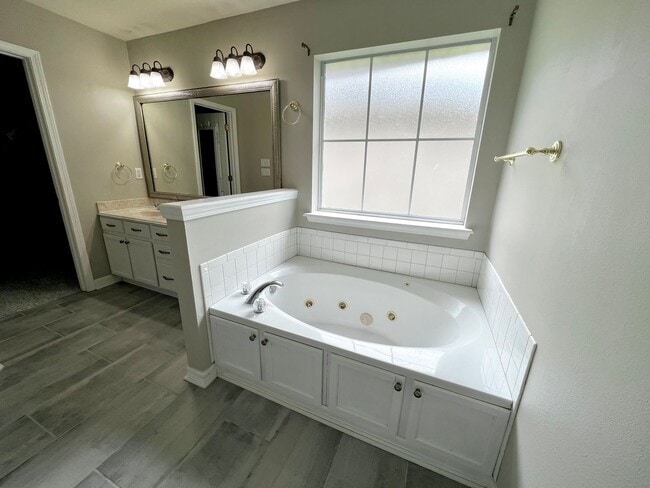 Building Photo - 254 Avondale Ln