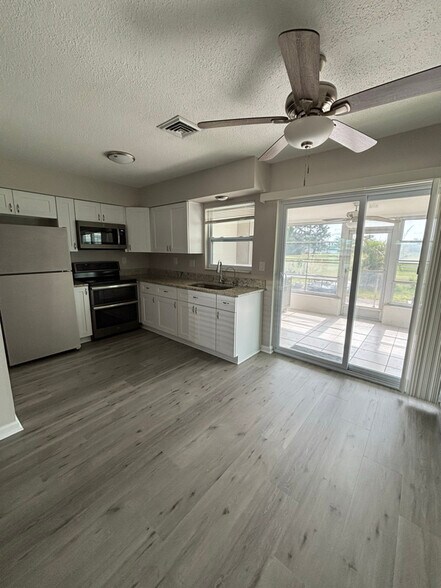 Building Photo - 167 Golf Club Ln