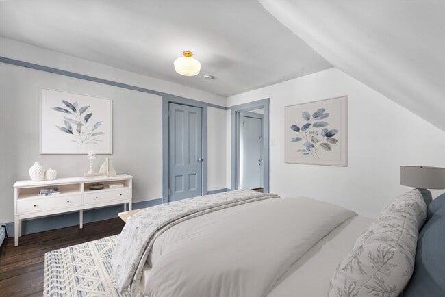 Building Photo - 8-10 Carlton St