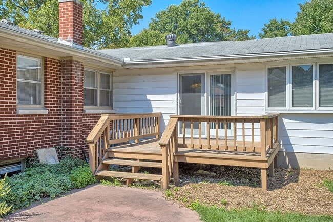 Building Photo - 3 bedroom, 2 bath Ranch -AVAILABLE AUGUST