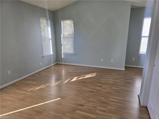 Building Photo - 807 Zircon Ct