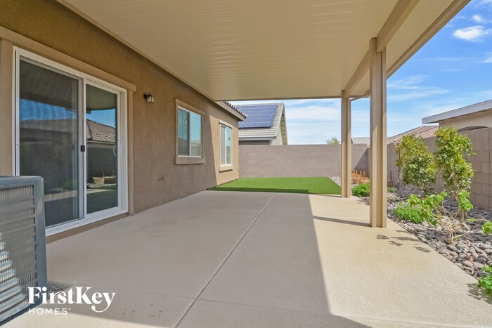 Building Photo - 305 Cadence Vista Dr