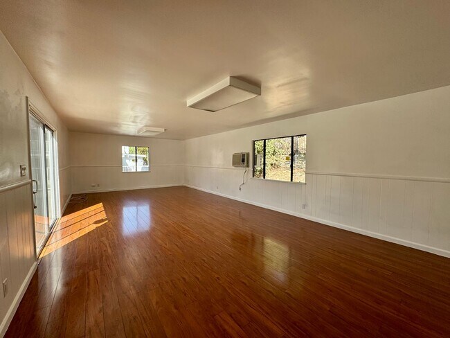 Building Photo - Very Spacious home in the desirable Porter Ranch area with a separate detached guest house