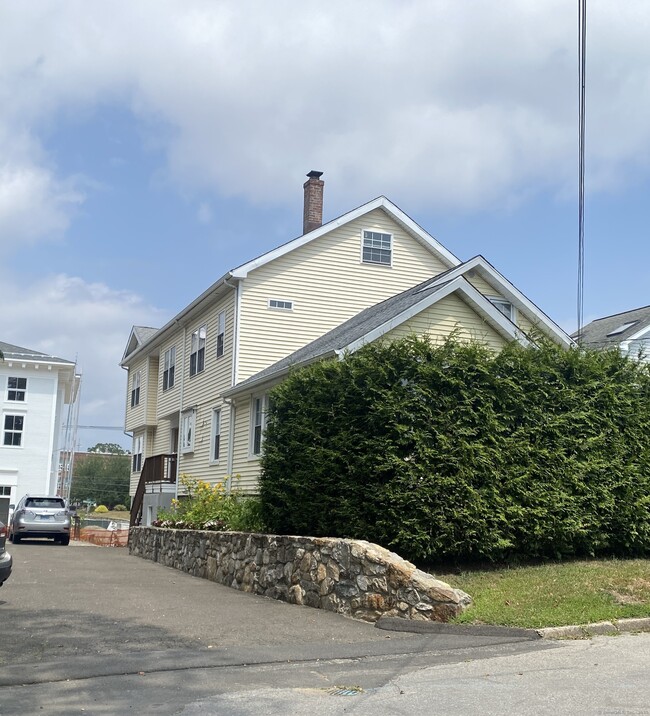 Primary Photo - 7 Fenwick Pl
