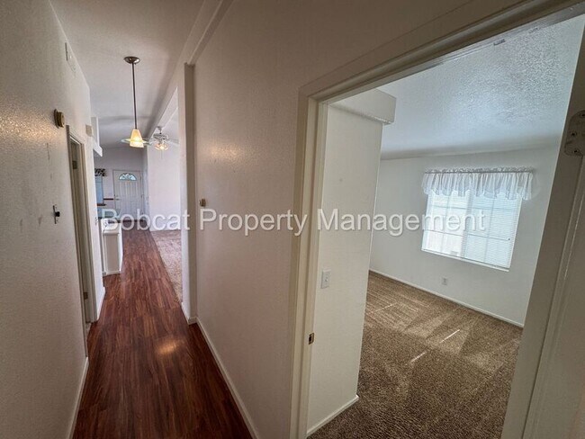 Building Photo - 1129 Gambrel Dr