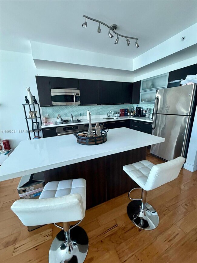 Building Photo - 90 SW 3rd St