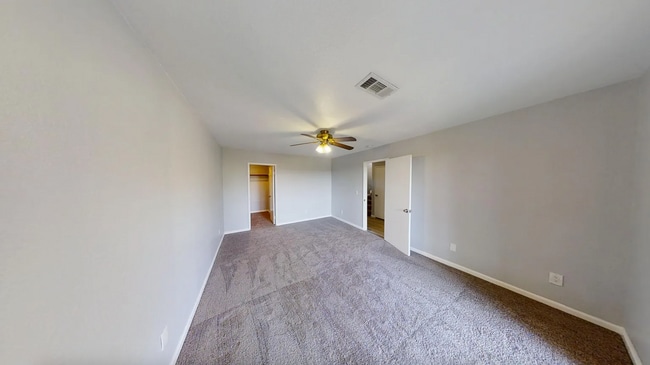 Building Photo - 5539-5541 Dorothy Dr