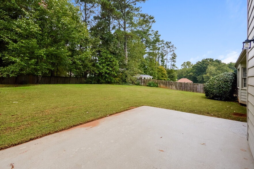 Building Photo - 2975 Camary Pl Dr SE