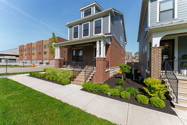 Building Photo - 1185 Perry St