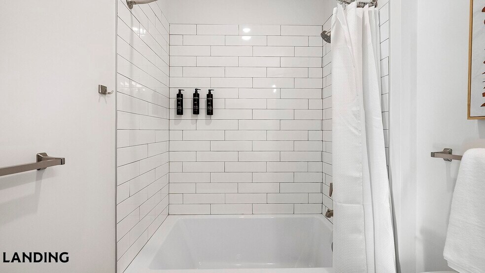 Building Photo - 2800 Milan Ct