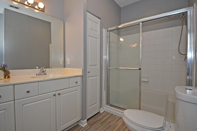 Building Photo - Sanford Condo