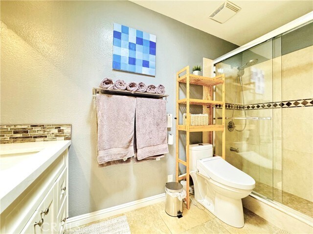 Building Photo - 750 Lincoln Ave