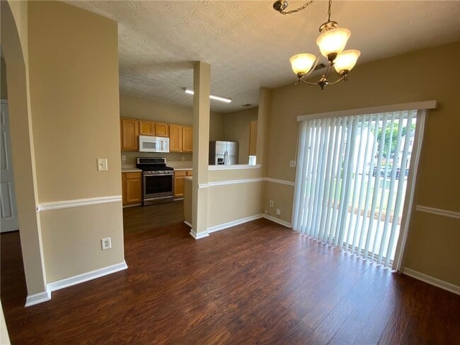 Building Photo - 646 Kenridge Dr
