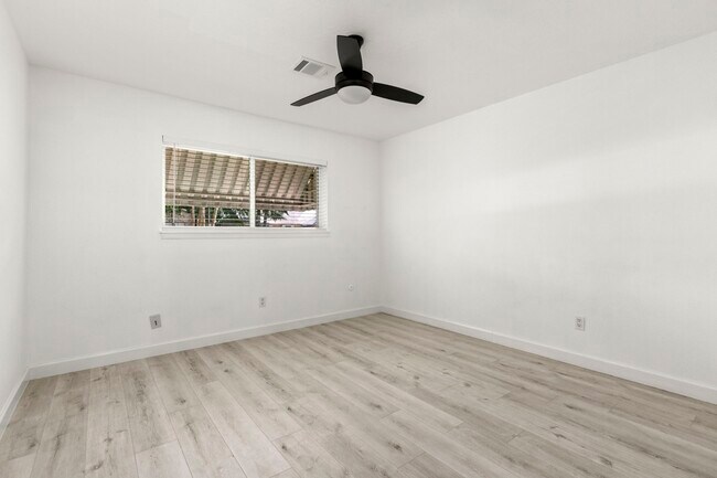 Building Photo - 11030 Hayslip Ln