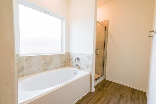Building Photo - 933 Wildrye Ct