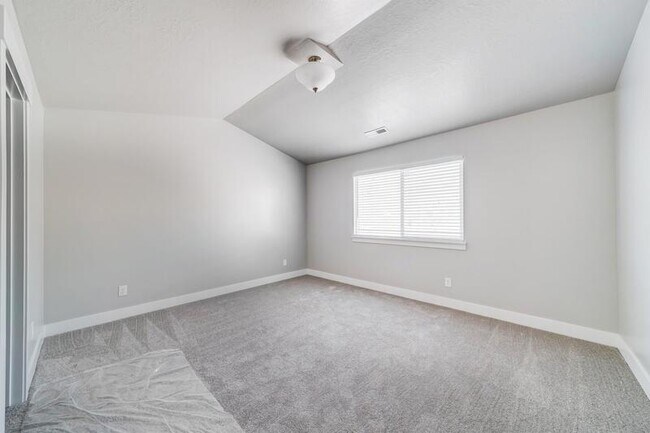 Building Photo - 16162 S Truss Dr
