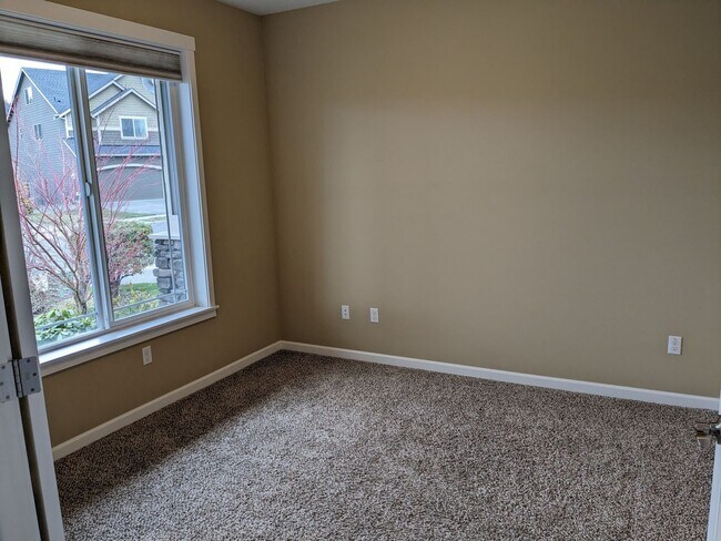 Building Photo - 923 Boatman Ave NW