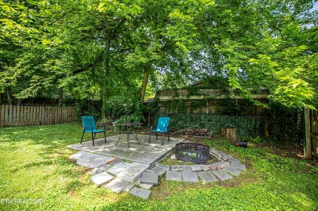 Building Photo - 201 Farlow Dr
