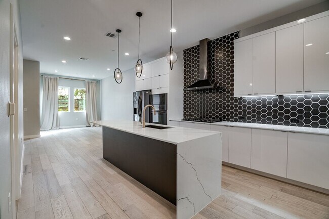 Building Photo - 2108 Tillery St