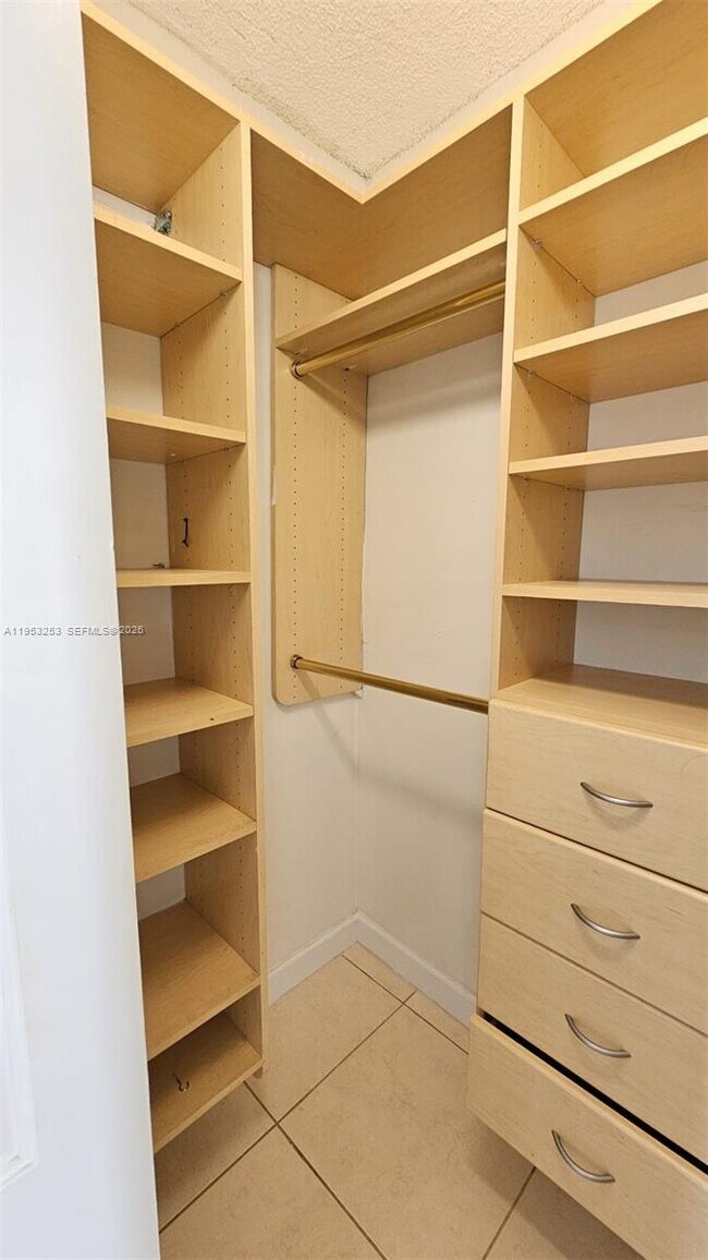 Building Photo - 3745 NE 171 St