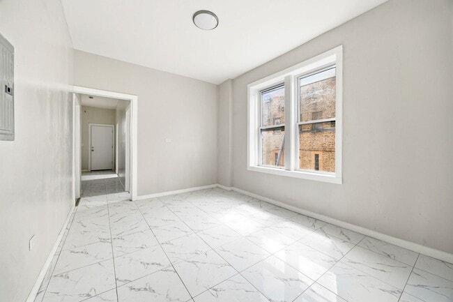 Building Photo - 1621 S Lawndale Ave