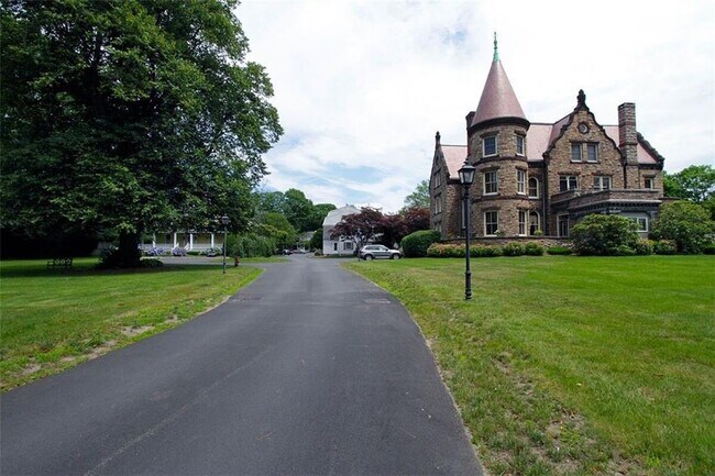 Building Photo - 364 Bellevue Ave
