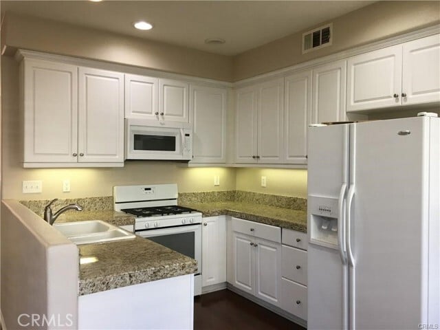 Building Photo - 33810 Willow Haven Ln