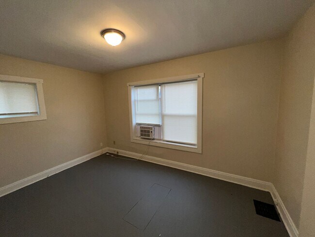 Building Photo - 1483-1485-1485 Republic Ave