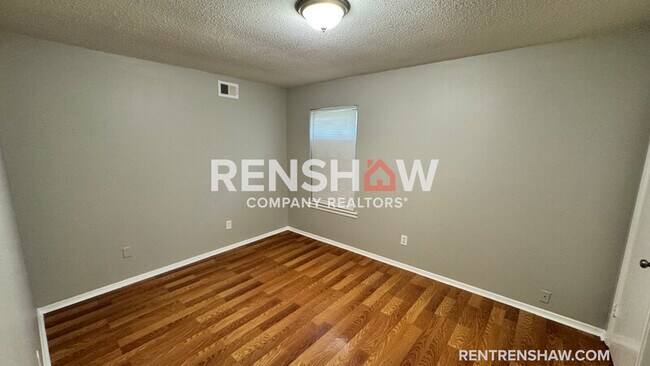 Building Photo - 381 N Manassas St