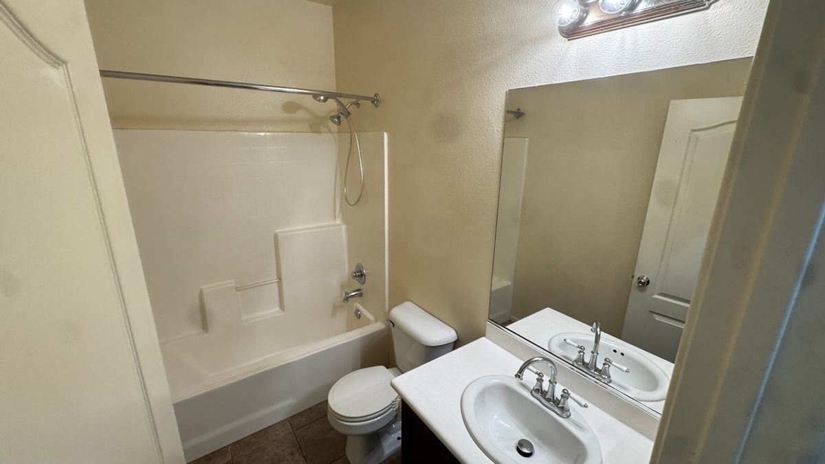 Building Photo - 5419 Woodard Ridge Dr