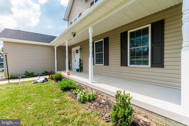 Building Photo - 342 Europa Way