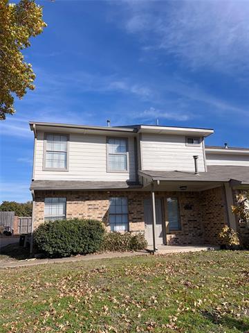 Building Photo - 2416 Lakeview Cir