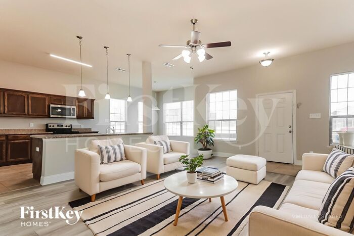 Building Photo - 15642 Gatsby Ln