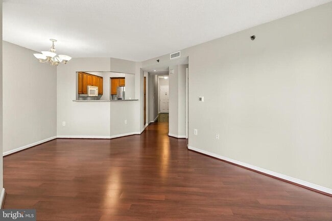 Building Photo - 2181 Jamieson Ave