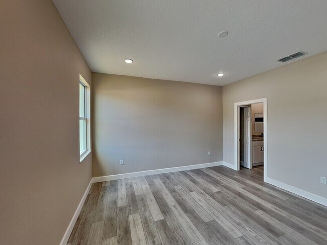 Building Photo - 15278 SW 65 Av Rd