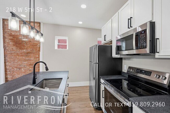 Building Photo - 218 W 5th St