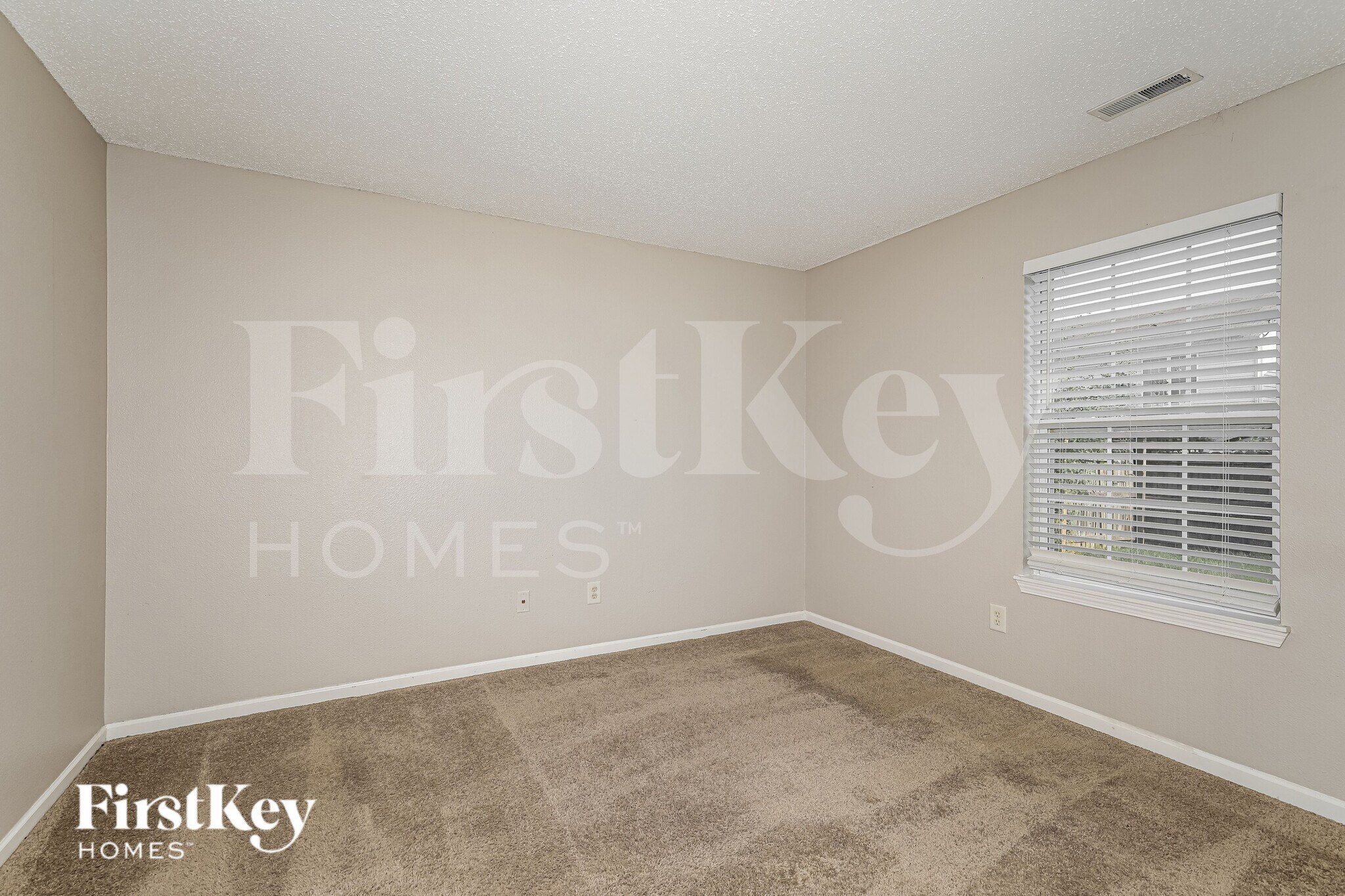 Building Photo - 9762 Trail Dr