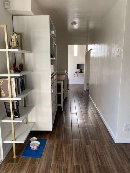 Building Photo - 2872 E Ventura Rd